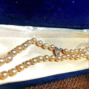 Vintage pearl necklace